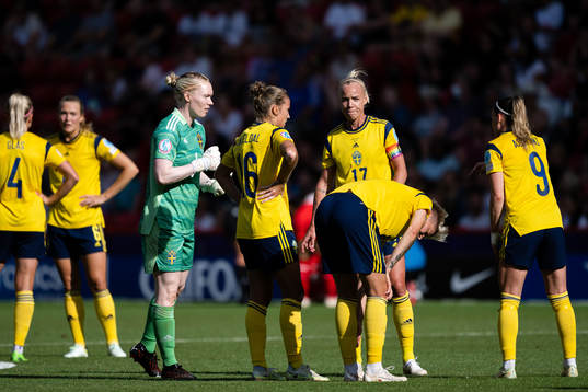 Goalkeeper Hedvig Lindahl , Filippa Angeldahl , Caroline