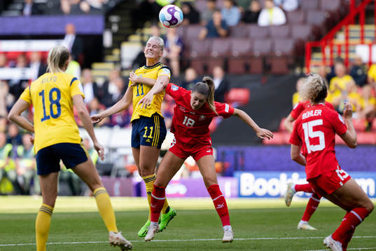 Stina Blackstenius of Sweden and Viola Calligaris of