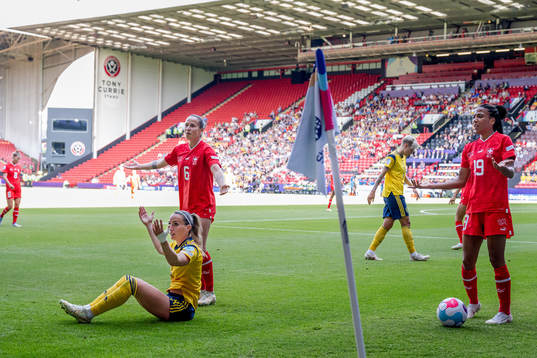 Kosovare Asllani of Sweden , Geraldine Reuteler and Eseosa