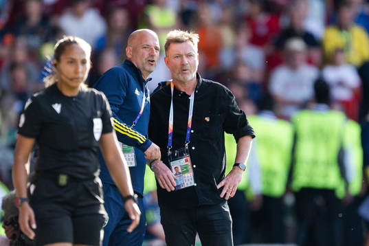 Assistant coach Magnus Wikman and head coach Peter