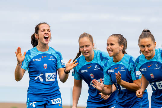 Tuva Hansen, goalkeeper Aurora Mikalsen, Guro Reiten and