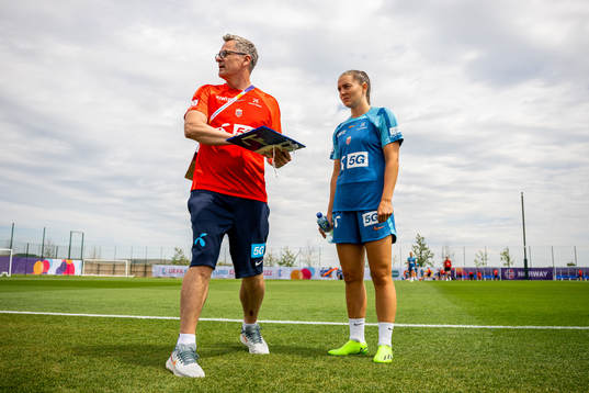 Halvor Lea, press officer, and Vilde Bøe Risa of the
