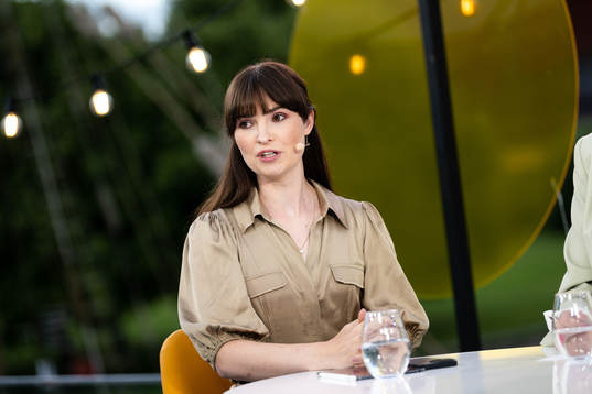 Vicki Blommé  i Tv4/Cmores EM-studio