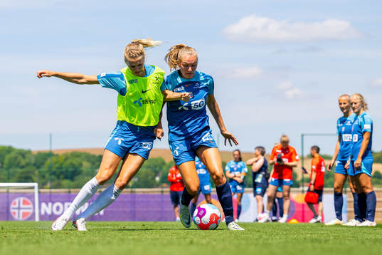 Ada Hegerberg and Frida Maanum of the Norwegian national