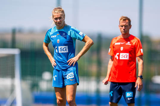 Ada Hegerberg and Martin Sjögren, head coach of the