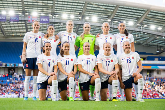 The starting eleven of Norway pose for a team photo
