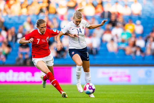 Carina Wenninger of Austria and Ada Hegerberg of Norway