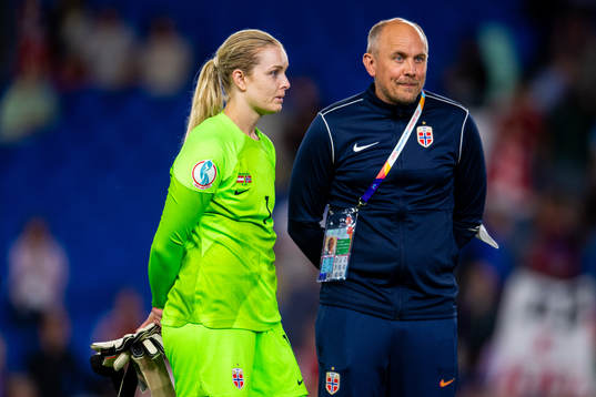 Goalkeeper Guro Pettersen and sports psychologist Andreas