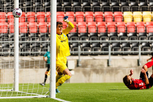 Östersunds Chovanie Amatkarijo (ej i bild) gör 1-0 bakom