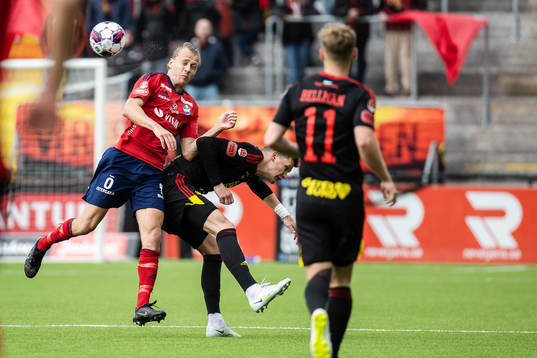 Östers Jesper Jonasson Westermark och Östersunds Myroslav