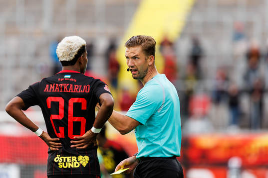 domare Fredrik Hansson i samtal med Östersunds Chovanie