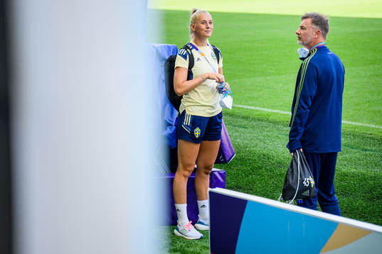 Stina Blackstenius and Peter Gerhardsson, head coach of the