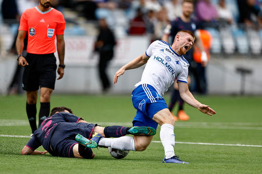 IFK Norrköpings Dino Salihovic fälls av