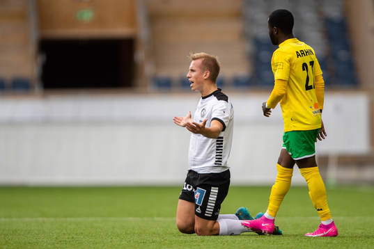 Örebros David Seger reagerar
