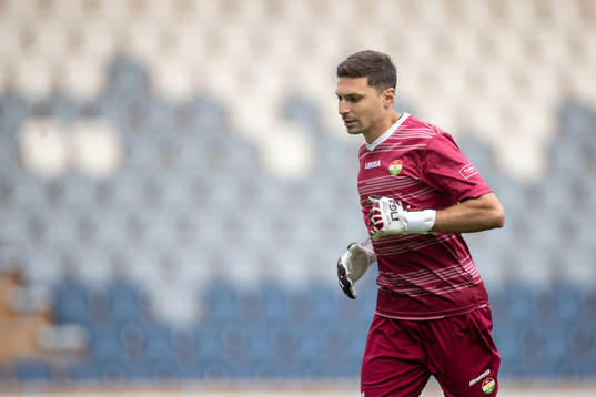 Dalkurds målvakt Jonathan Viscosi deppar