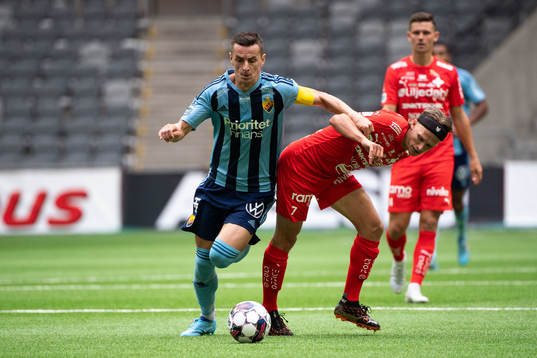 Djurgårdens Haris Radetinac och Värnamos Charlie Vindehall