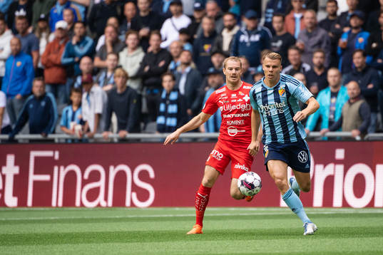 Värnamos Freddy Winsth och Djurgårdens Elias Andersson