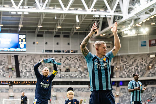 Djurgårdens Magnus Eriksson och Victor Edvardsen jublar