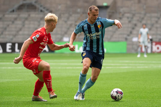 Värnamos Victor Larsson och Djurgårdens Elias Andersson
