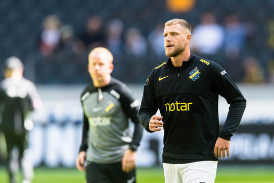 s John Guidetti på uppvärmningen