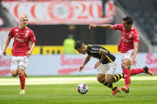 AIKs Nicolas Stefanelli och Kalmars Romario Pereira Sipiao