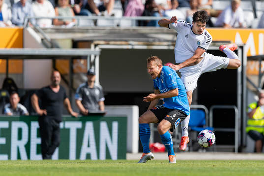 Halmstads Joel Allansson och Utsiktens William Milovanovic