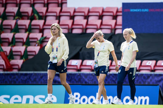 Fridolina Rolfö, Jonna Andersson and Rebecka Blomqvist of