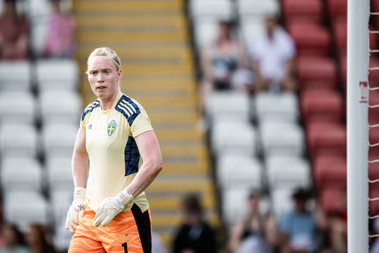 goalkeeper Hedvig Lindahl of Sweden