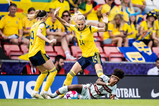 Kosovare Asllani and Nathalie Björn of Sweden against