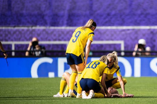 Hanna Glas of Sweden in pain