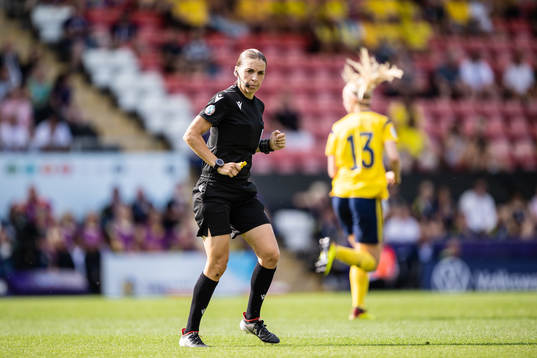 referee Stephanie Frappart