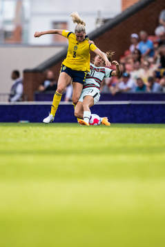 Linda Sembrant of Sweden and Tatiana Pinto of Portugal