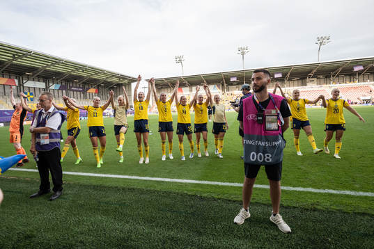 Players of Sweden celebrate