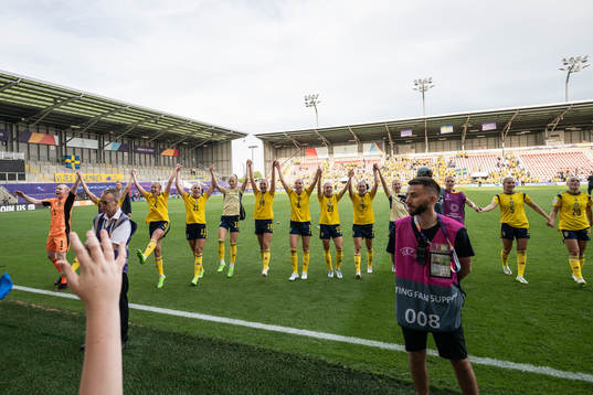 Players of Sweden celebrate