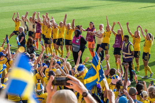 Players of Sweden celebrate