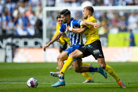 IFK Göteborgs Kevin Yakob och Mjällbys Ivan Kričak