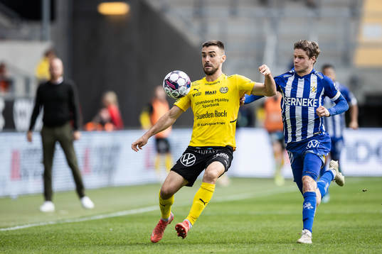 Mjällbys Carlos Moros Gracia och IFK Göteborgs Gustaf