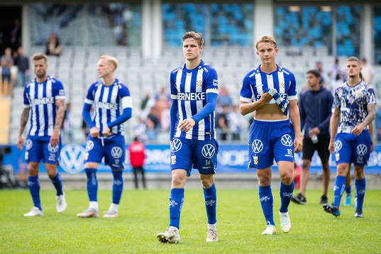 IFK Göteborgs Gustaf Norlin och Linus Carlstrand deppar