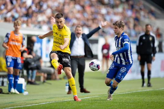 Mjällbys Carlos Moros Gracia och IFK Göteborgs Gustaf