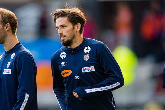 Alexander Juel Andersen of Aalesund warms up
