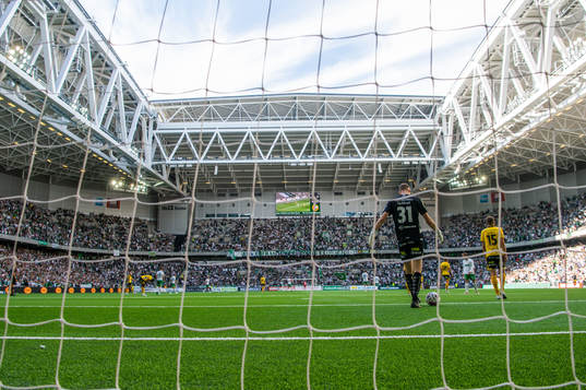 Elfsborgs målvakt Tim Rönning deppar