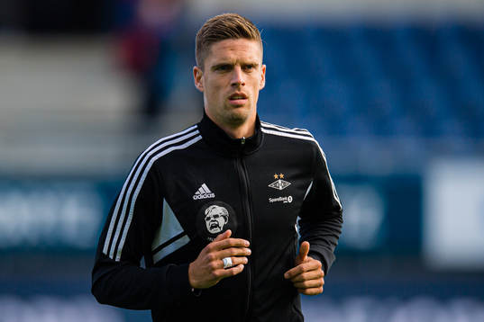 Markus Henriksen of Rosenborg warms up