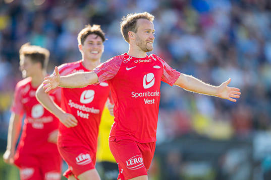 Bård Finne of Brann celebrates