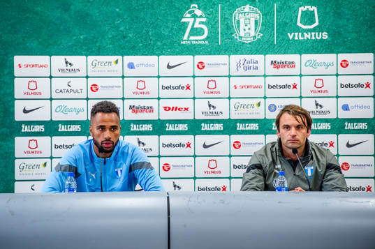 Isaac Kiese Thelin and coach Milos Milojevic