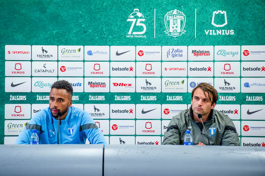Isaac Kiese Thelin and coach Milos Milojevic