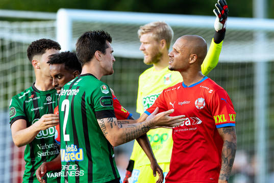 Varbergs Jon Birkfeldt och Helsingborgs Anthony van