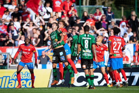Varbergs Oliver Stanisic och Helsingborgs Thomas Rogne
