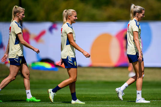 Sofia Jakobsson, Amanda Nilden and Linda Sembrant of the
