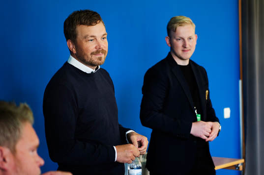 GIF Sundsvalls tänare Henrik Åhnstrand innan pratar med