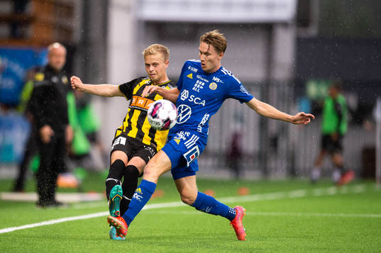 Häckens Tomas Olai Totland och GIF Sundsvalls Marcus Burman